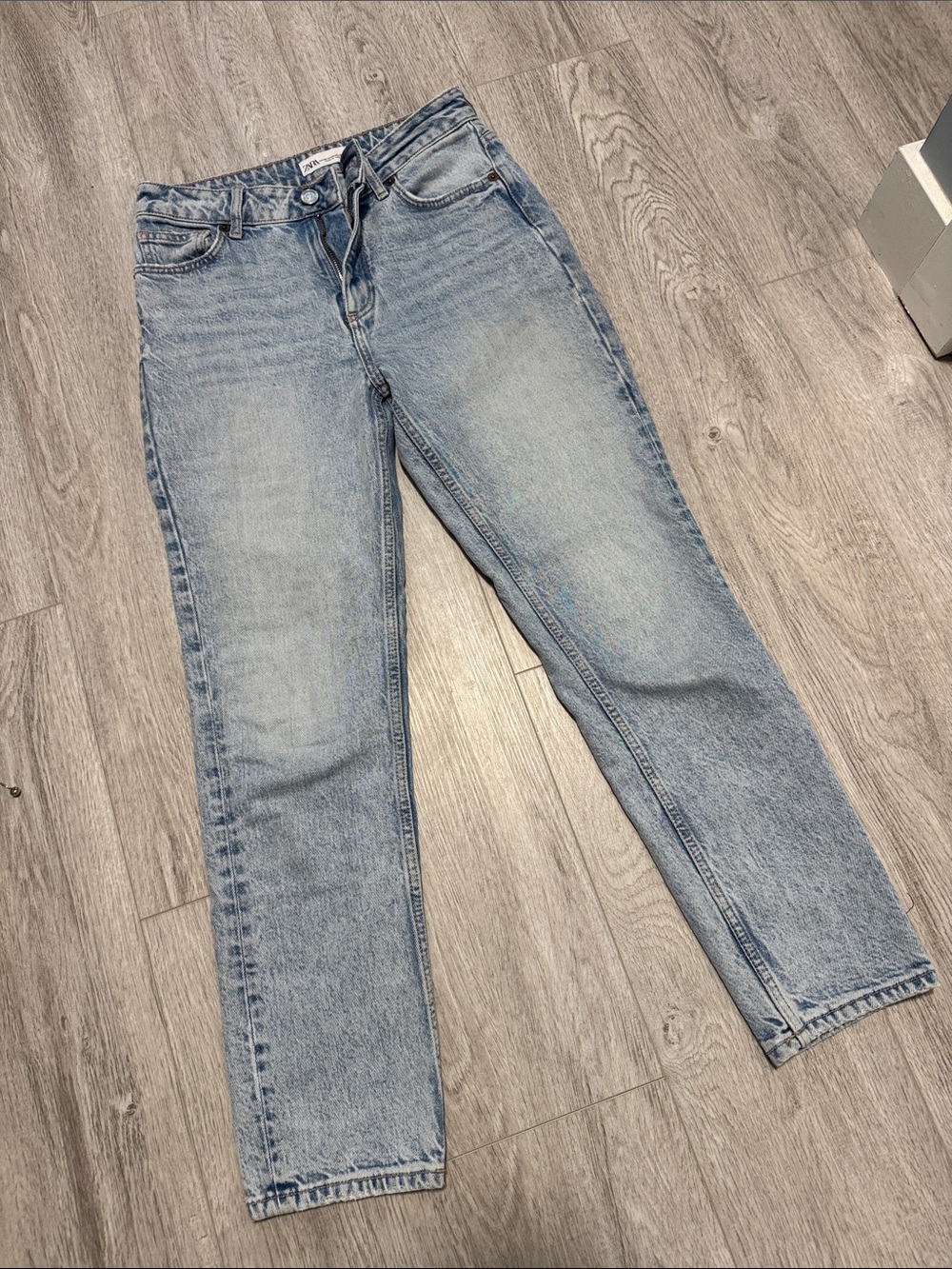 Zara Light Blue Cropped Straight Jeans